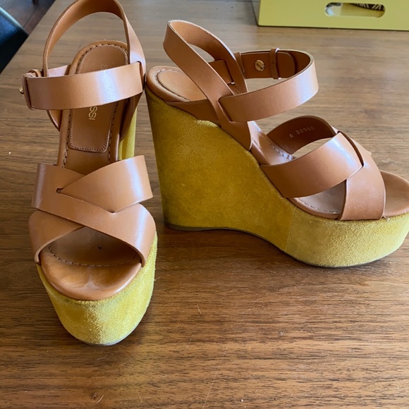 Sergio Rossi Classic Wedge - Picture 1 of 6